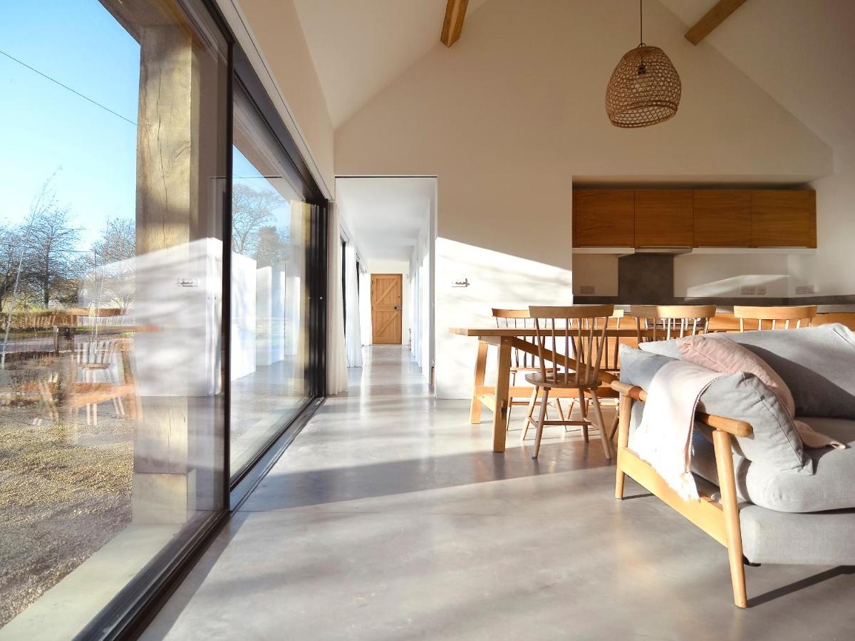 High Cogges Farm Holiday Cottages - The Cart Shed Witney Exterior foto