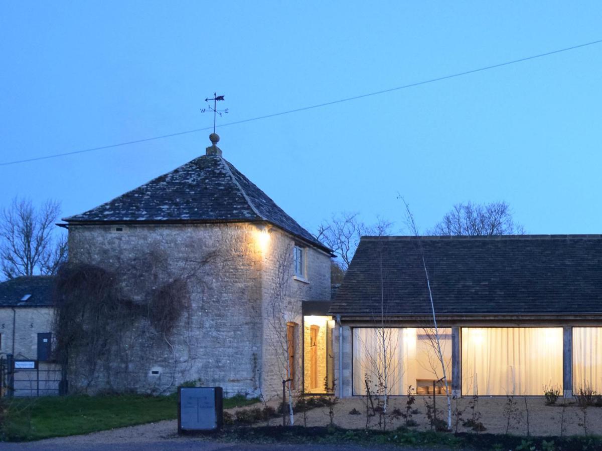 High Cogges Farm Holiday Cottages - The Cart Shed Witney Exterior foto